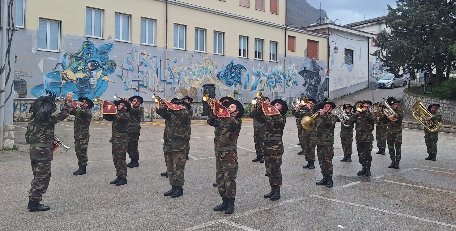 Parte dal Sannio la fanfara dei bersaglieri campani