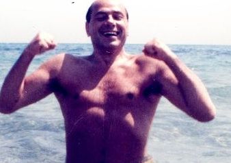 Tv, la docuserie “Il giovane Berlusconi” dall’11 aprile su Netflix