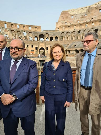 Pasqua, Sangiuliano al Colosseo: nel 2023 oltre 12 mln di visitatori