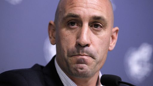 Calcio, Rubiales arrestato in Spagna, indagato per corruzione e riciclaggio