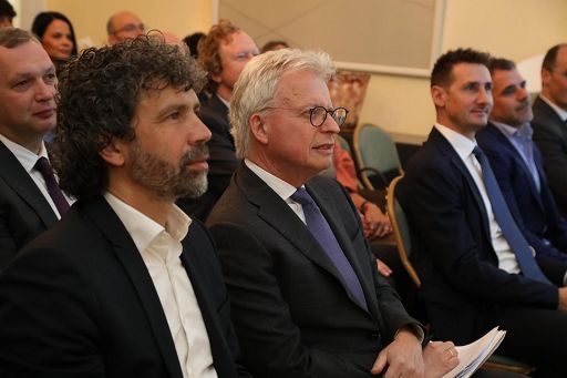 Campioni e UEFA a Villa Almone per la presentazione di EURO 2024