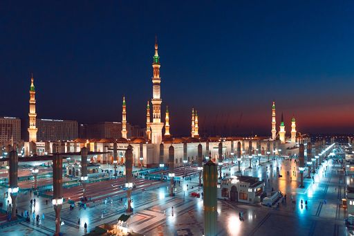 Arabia Saudita, un volo in mongolfiera per la festa della mamma