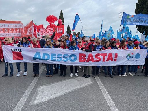 Governo, Cgil-Uil: in piazza Paese che soffre, non ci fermeremo