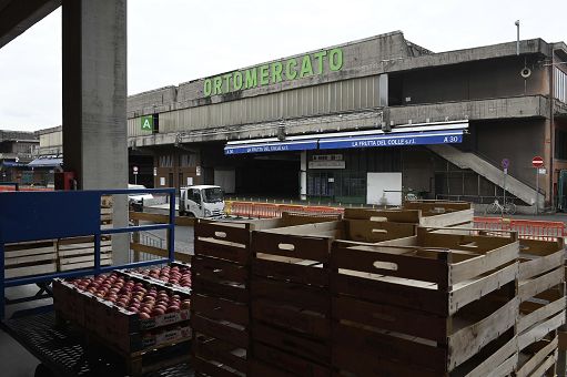 Sicurezza, omicidio all’Ortomercato di Milano: il centrodestra attacca Sala