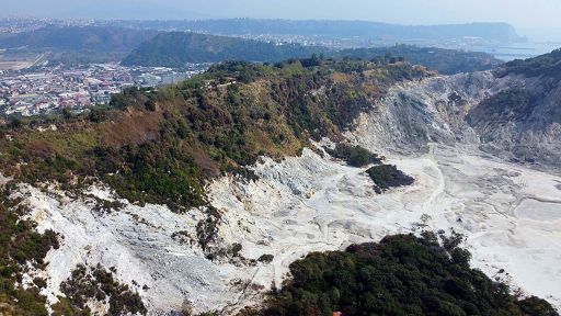 Scossa di terremoto magnitudo 3,9 nella zona dei Campi Flegrei, avvertita anche a Napoli