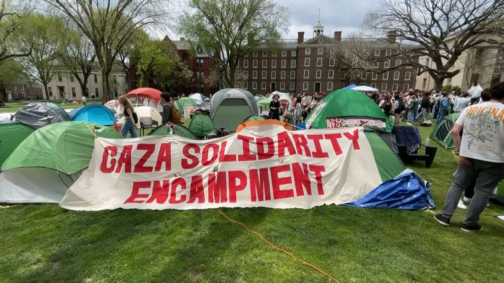 Dilaga la protesta pro Palestina delle università Usa: la Columbia sfida l’ultimatum, ad Austin centinaia di arresti