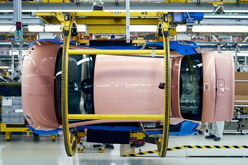Stellantis: I trim ricavi -12% a 41,7 mld, consegne -10% a 1,3 mln