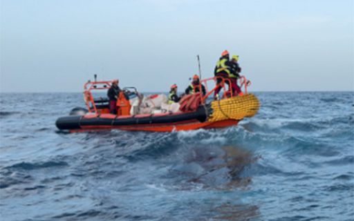 La nave di Emergency ha salvato 87 persone in zona Sar libica