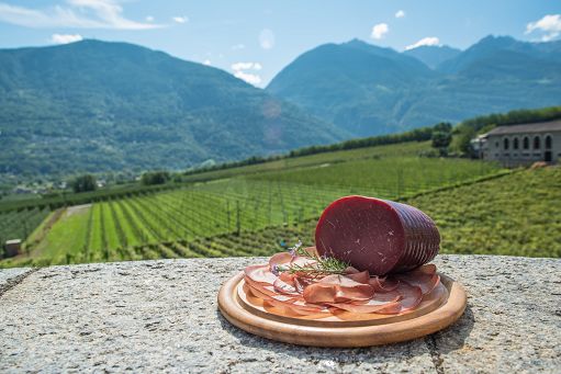 La bresaola tra i cibi che aiutano ad affrontare il “mal di primavera”