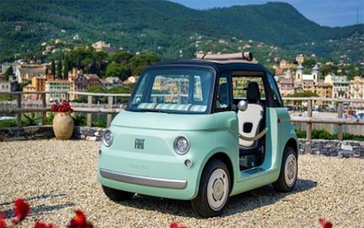 A Livorno sequestrate 134 Fiat Topolino, con tricolore ma non made in Italy