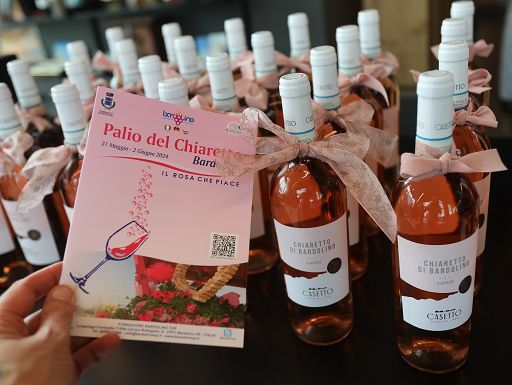 Vino, dal 31 maggio al 2 giugno a Bardolino c’è “Palio del Chiaretto”