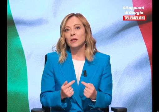 Meloni inaugura “la vera TeleMeloni” e attacca Schlein