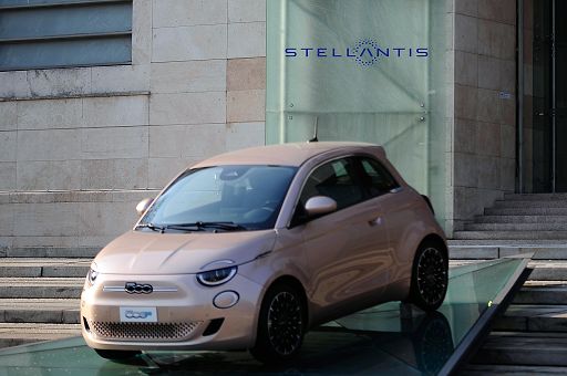 Stellantis 500 ibrida a Mirafiori, Panda a Pomigliano oltre 2029