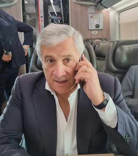 Tajani: l’idea russa di trattativa di pace è irricevibile