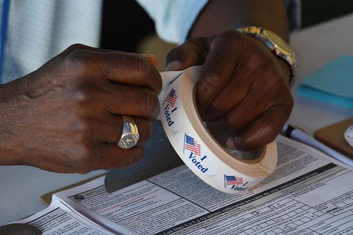 Elezioni, così i “gruppi coordinati” orientano opinioni sui social