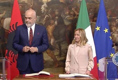 Meloni mercoledì in Albania, visita cantieri di centri migranti