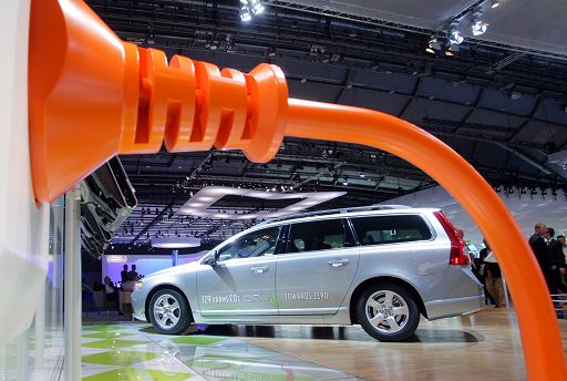 La Cina: dazi Ue sulle auto elettriche? Risponderemo fermamente