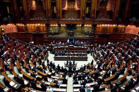 Rissa alla Camera con pugni su Autonomia, Donno soccorso da medici