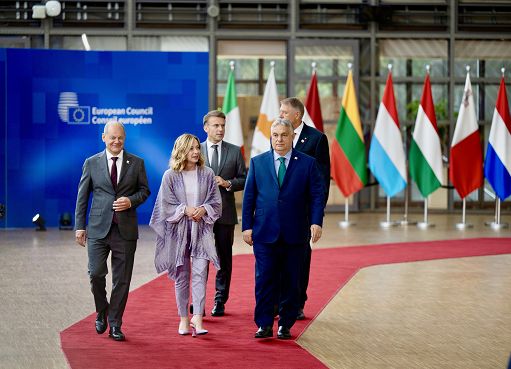 Astenuta su von der Leyen, Meloni marca la differenza in Ue: il ruolo dell’Italia non è accodarsi