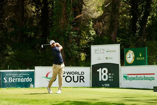 Golf, Open d’Italia, quattro in vetta, De Leo e Pavan per impresa