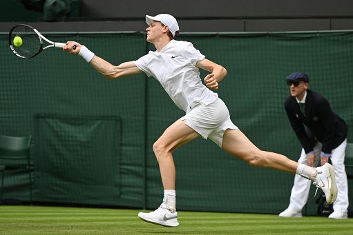 Tennis, Sinner batte Berrettini, va al terzo turno a Wimbledon