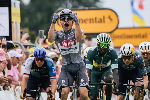 Ciclismo, Philipsen vince al Tour. Pogacar sempre giallo