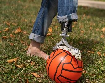 IIT porta al G7 Salute il prototipo del piede artificiale SoftFoot Pro