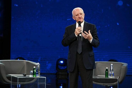 Fsc, De Luca a Fitto: dichiarazione sconcertante, mantenga aplomb