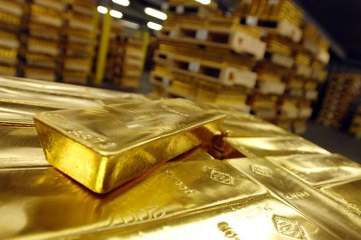 Oro sale a nuovi massimi, l’oncia tocca 2.487 dollari