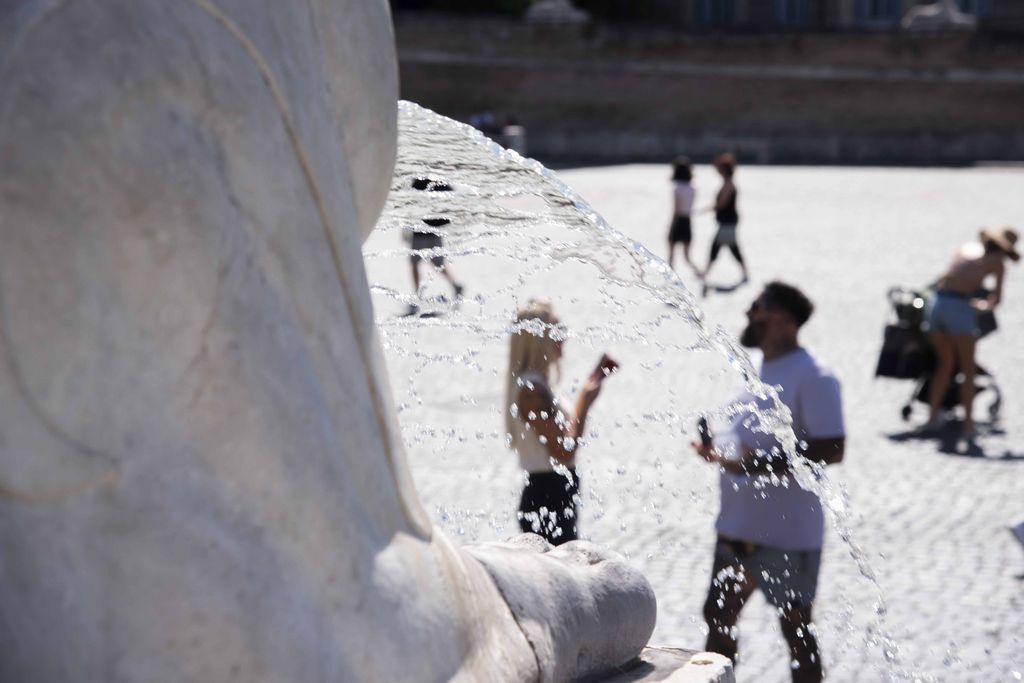 Arriva il picco del caldo, venerdì saranno 17 le città da “bollino rosso”