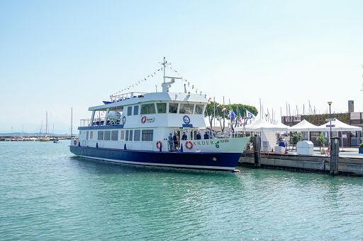 Turismo, inaugurata a Desenzano del Garda motonave ibrida “Ander”