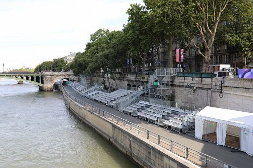 Parigi 2024, la Senna è inquinata: Triathlon rinviato a domani