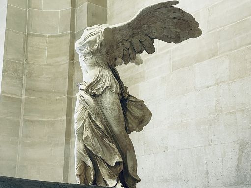 Parigi 2024, il Louvre e i Giochi: storie “olimpiche” dal museo