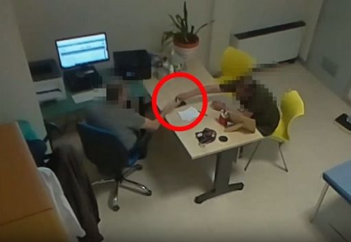 Droga, arrestato a Piacenza medico per presunta corruzione e spaccio