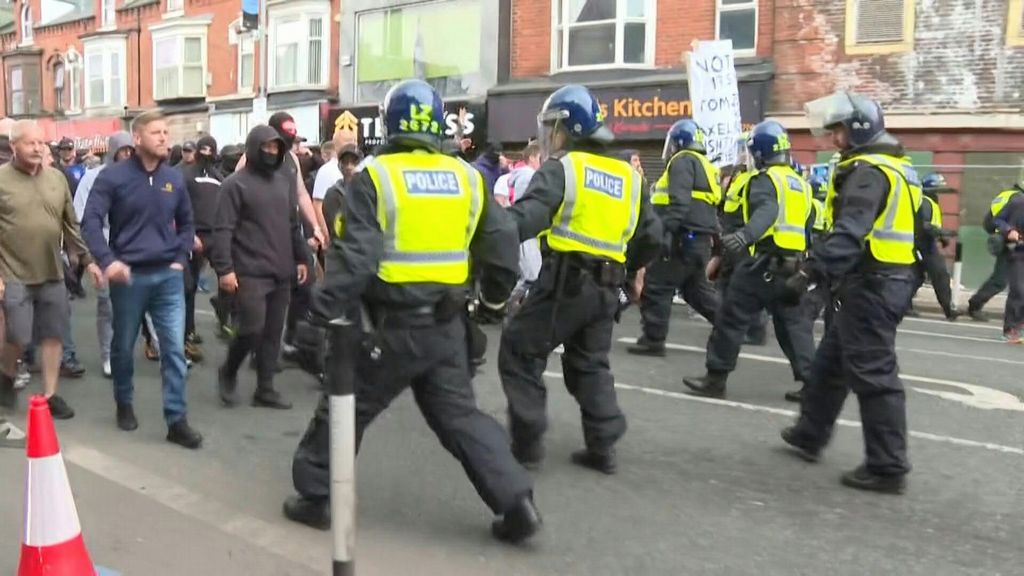 Per i “riot” anti immigrati in Gb 420 arrestati e 120 incriminati