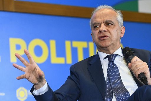 Piantedosi: i centri per migranti in Albania abbattono le spese. Il Pd non è d’accordo