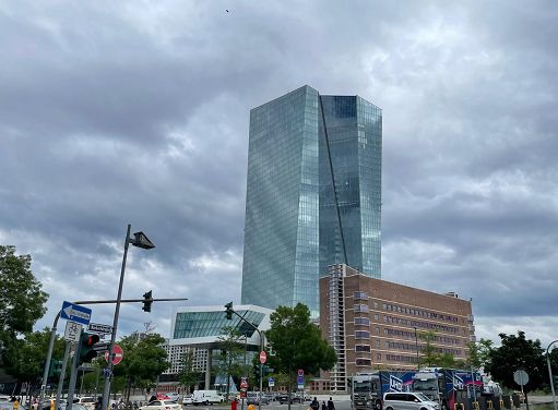 Bce, per Banche Ue meno redditività e salgono crediti deteriorati