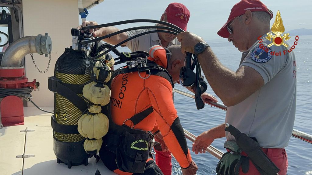 Megayacht affondato vicino a Palermo, i sub: “Complesso entrare all’interno”