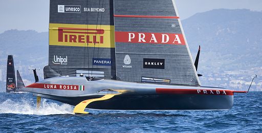 Vela, Luna Rossa batte American Magic nelle regate preliminari di Coppa