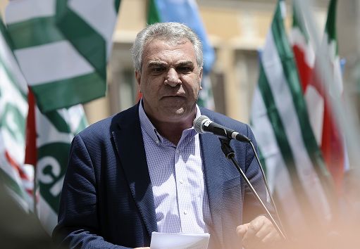 Manovra, Sbarra: governo convochi parti sociali, giù tasse a ceto medio