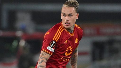 Calcio, la Roma rescinde consensualmente il contratto con Karsdorp