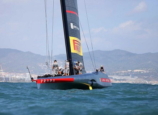 Louis Vuitton Cup, Luna Rossa squalificata contro Alinghi: spareggio con Ineos per il primo posto