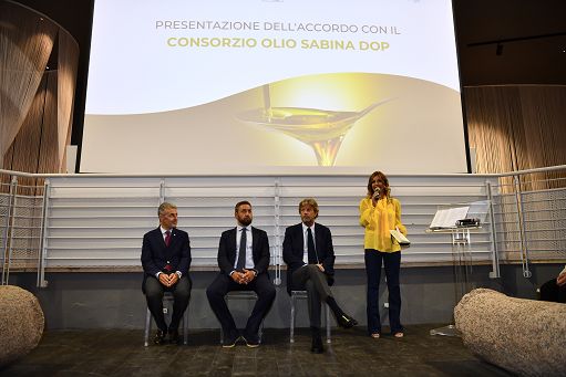 L’olio Sabina prima Dop tutelata con contrassegno del Poligrafico