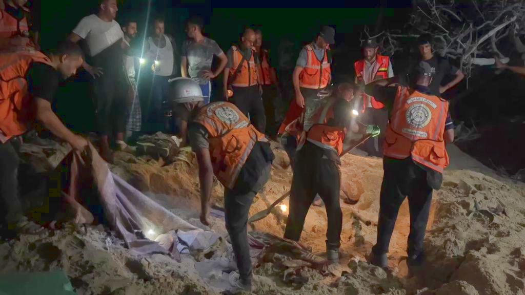 Raid israeliano a Khan Younis, decine di morti e feriti