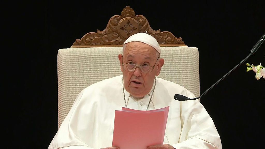 Il Papa a Singapore: non siano le grandi opere ad inorgoglire l’uomo