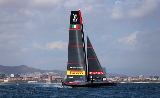 Louis Vuitton Cup, Luna Rossa-American Magic 1-0