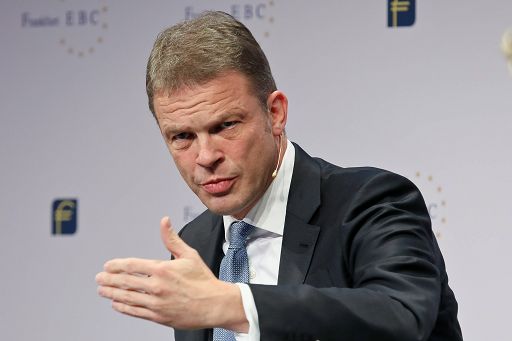 Deutsche Bank valuta se ostacolare UniCredit-Commerzbank (stampa)