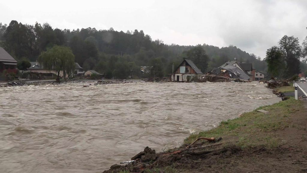 Almeno 21 morti nell’Europa centrorientale per la tempesta Boris. Allerta maltempo verso l’Italia