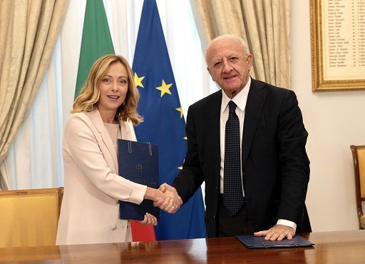 Campania, firma accordo coesione suggella tregua Meloni-De Luca