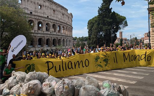 Puliamo il Mondo, 150 volontari al Colosseo: raccolti 246 kg di rifiuti